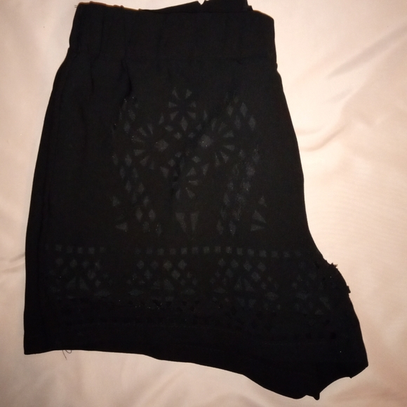 "AMISU" SHORTS (LACE W LINING) - Picture 2 of 8